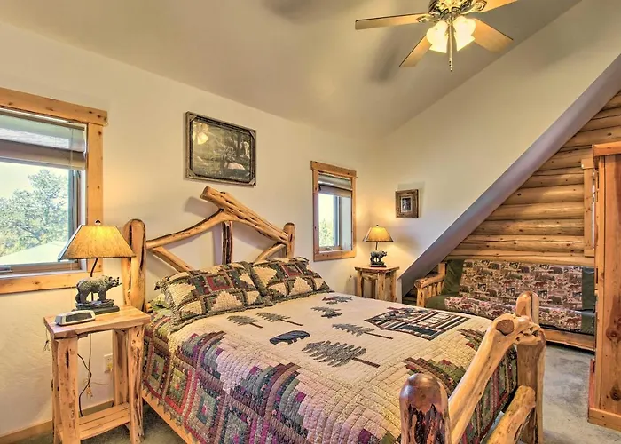 Hot Tub, Game & Theater: Luxe Show Holiday home *