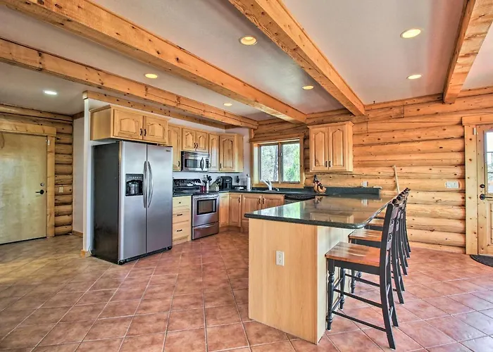 Hot Tub, Game & Theater: Luxe Show Holiday home