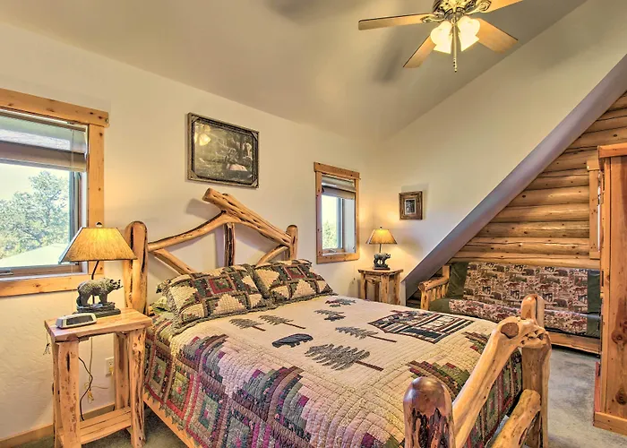Hot Tub, Game & Theater: Luxe Show Holiday home